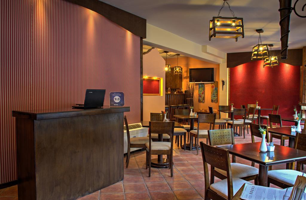 Hotel Xenonas Sta Tzakia à Karpenísion Extérieur photo