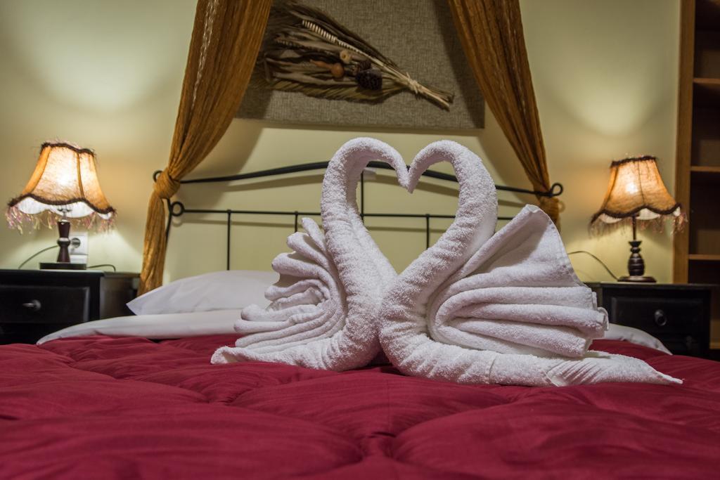Hotel Xenonas Sta Tzakia à Karpenísion Extérieur photo